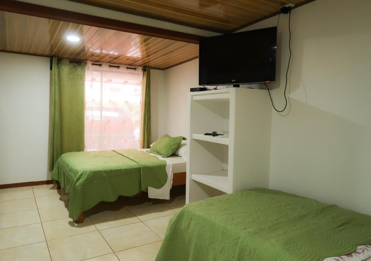 Hotel Hoja De Oro Corcovado Puerto Jiménez Buitenkant foto
