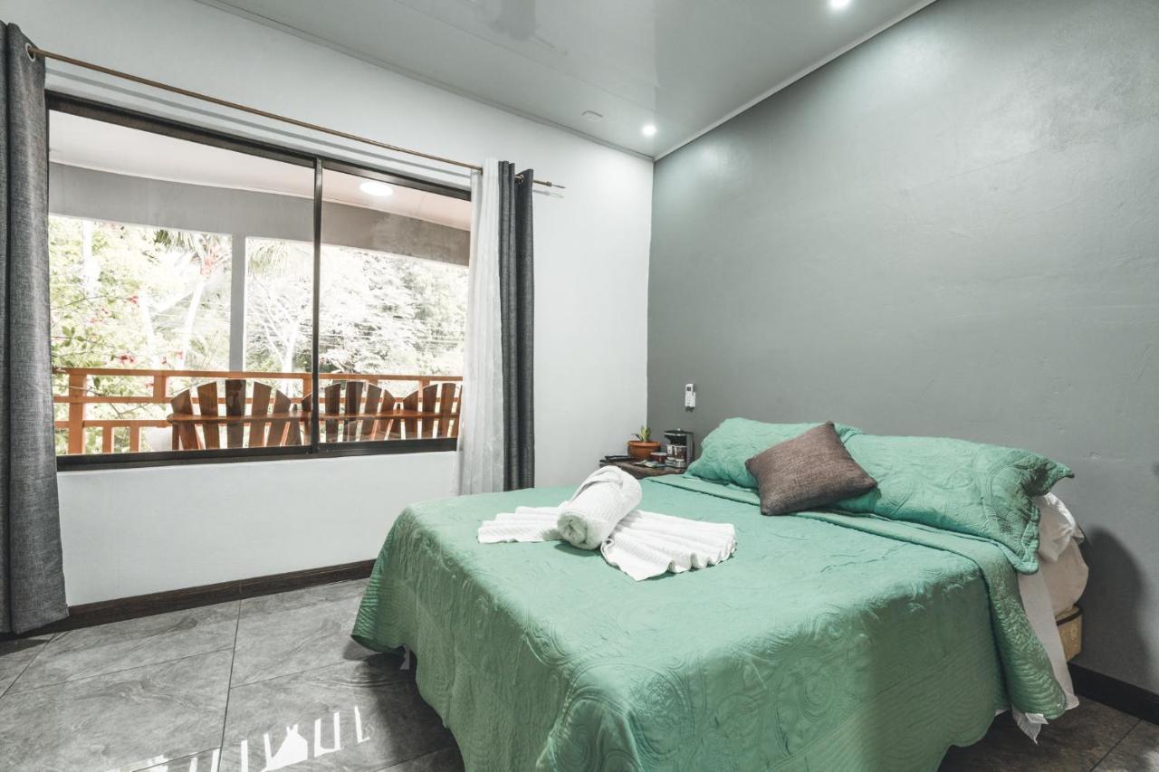 Hotel Hoja De Oro Corcovado Puerto Jiménez Buitenkant foto